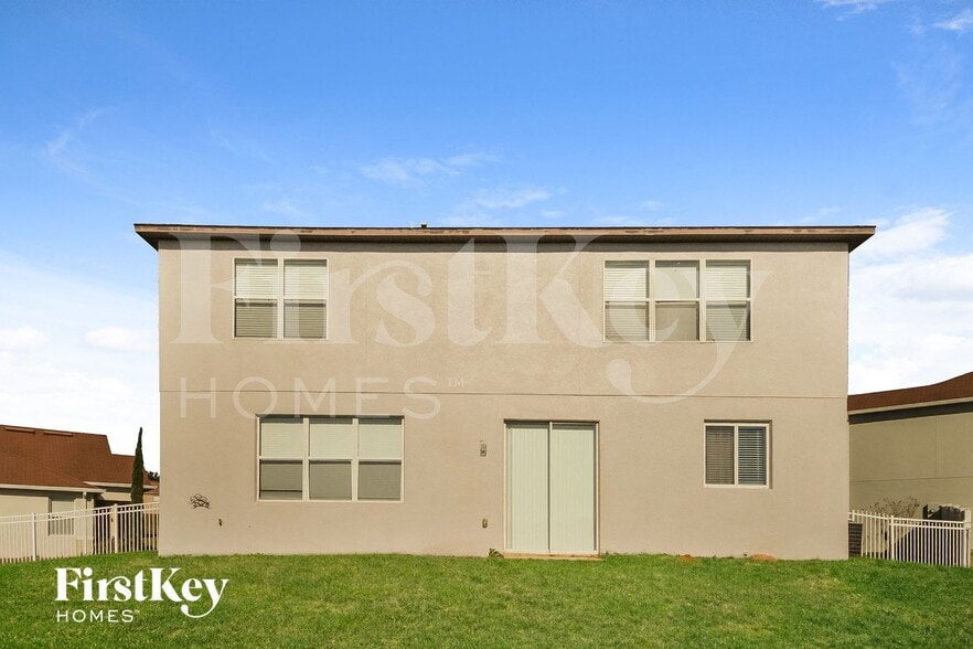 Building Photo - 796 Lakeview Pointe Dr