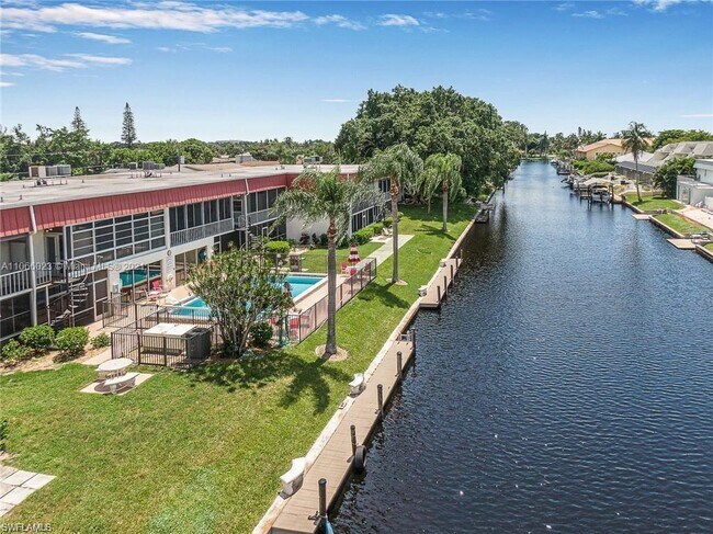 Building Photo - 4912 Vincennes St