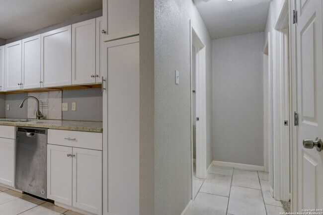 Building Photo - 4342 Lehman Dr