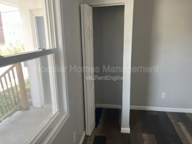 Building Photo - 117 W 36th St