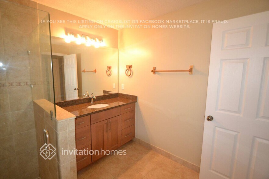 Building Photo - 5940 Azalea Cir