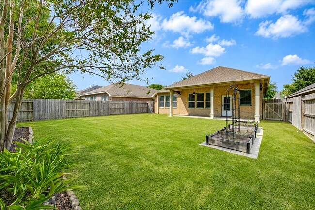 Building Photo - 19935 Caraway Ridge Dr