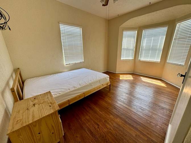 Building Photo - 1350 N Fairview Ave