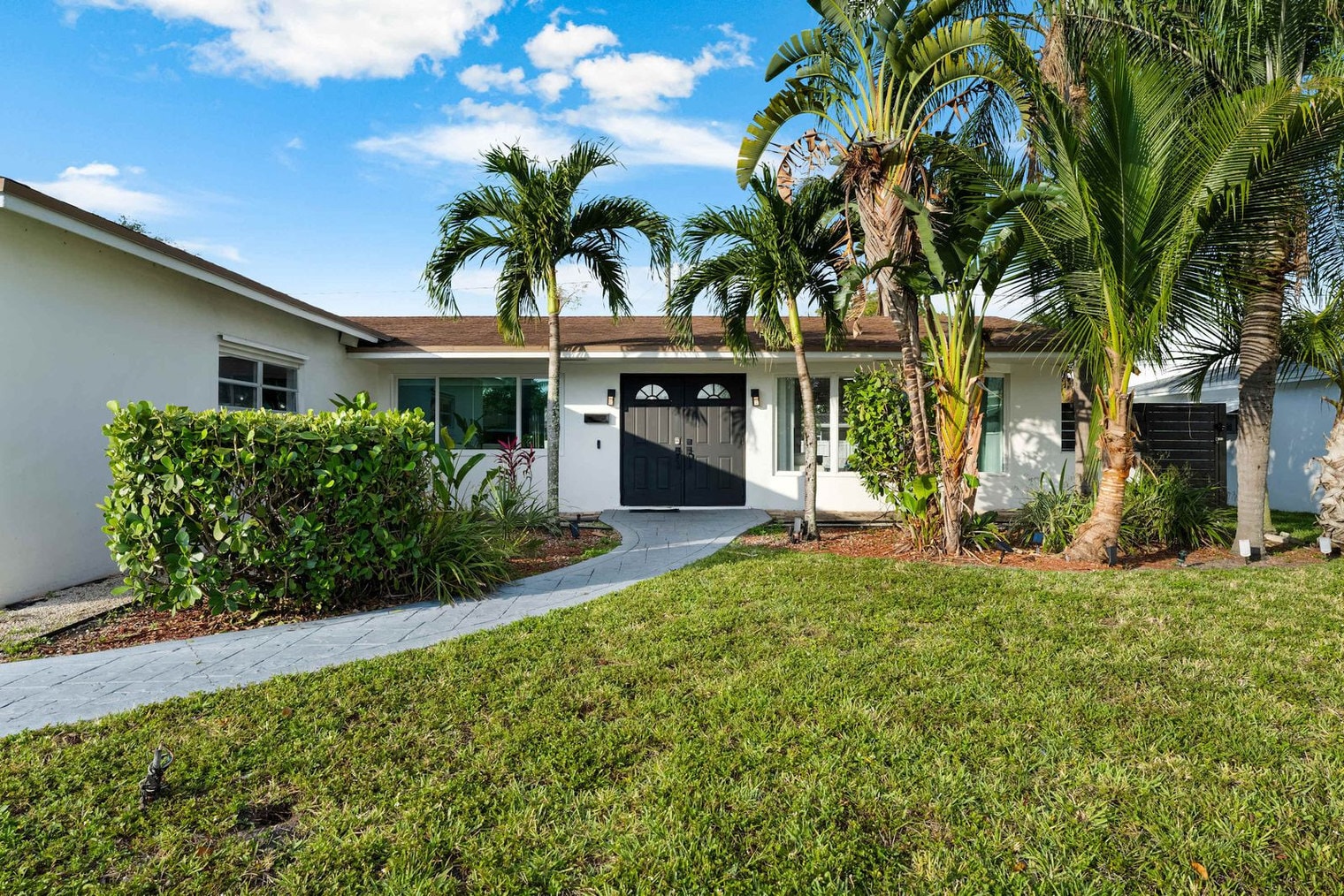 Building Photo - 632 S Crescent Dr