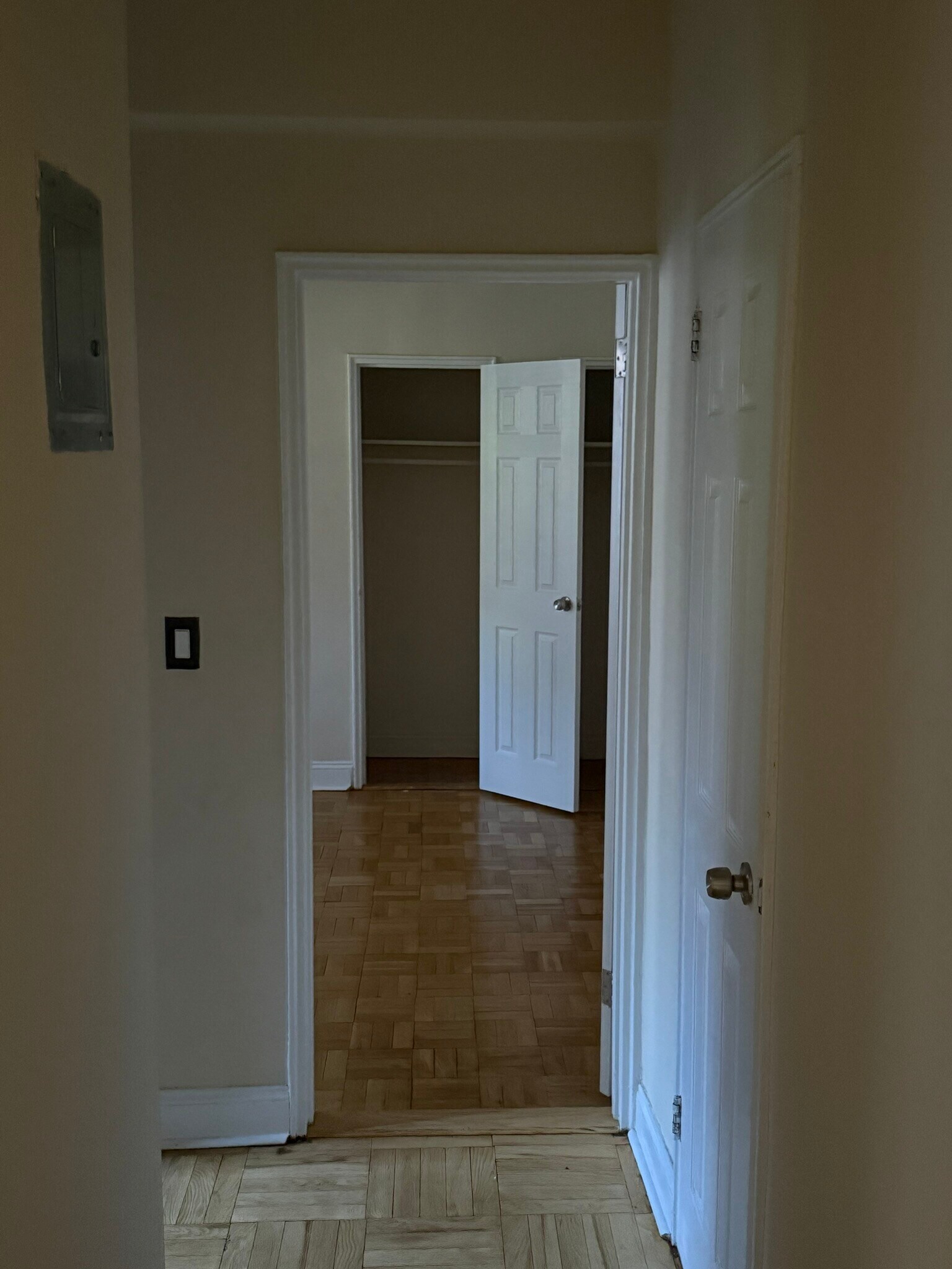 Building Photo - 2 Sadore Ln