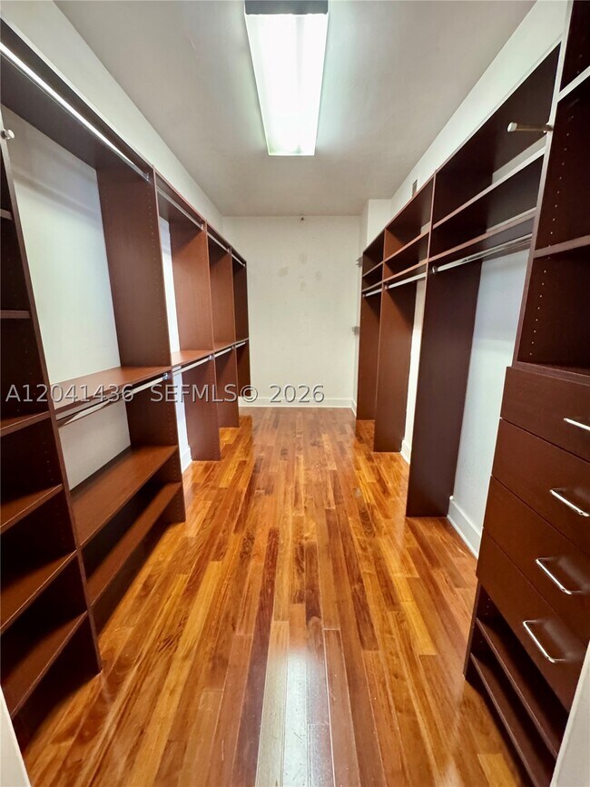 Building Photo - 19500 Turnberry Way