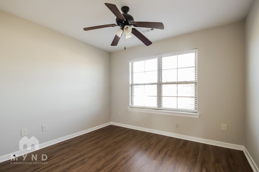 Building Photo - 430 Capri St