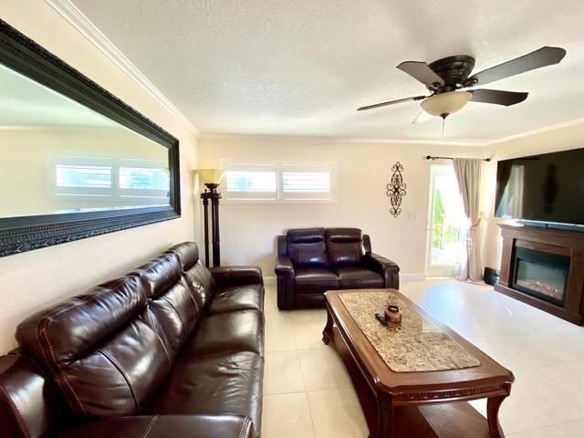 Building Photo - 731 Hummingbird Way