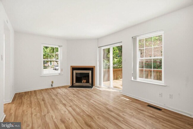 Building Photo - 9101 Bronze Bell Cir