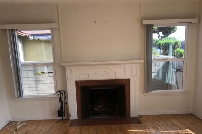 Building Photo - 1940 Armacost Ave