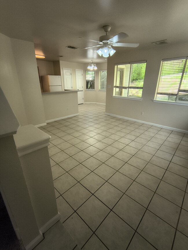 Building Photo - 857 Sagewood Trl