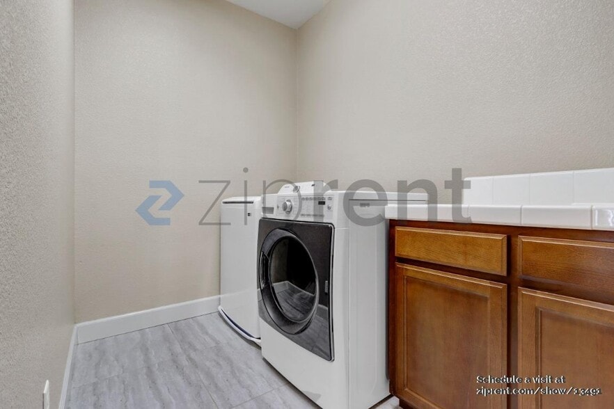 Building Photo - 308 Cantada Ct