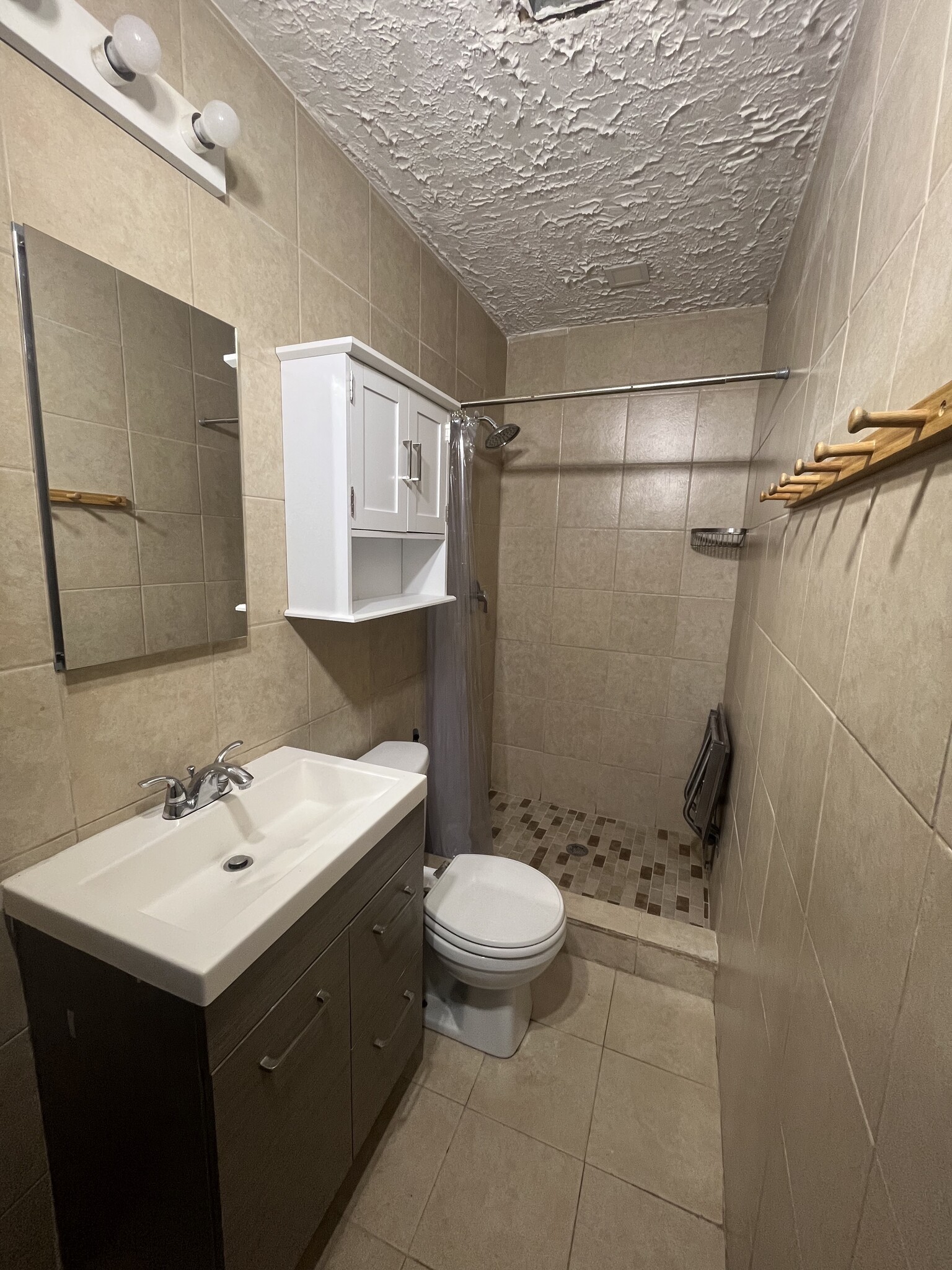 Bathroom - 160 NE 87th St