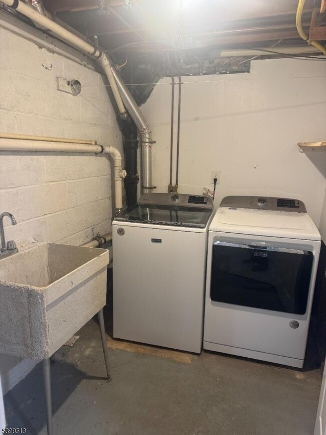 Building Photo - 273 Rea Ave Ext