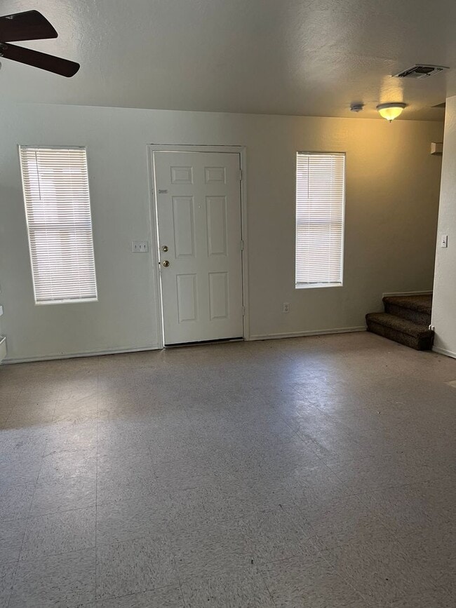 Building Photo - 1100 E Mohave St