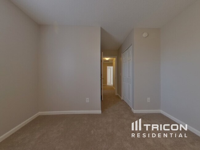 Building Photo - 386 Fox Trot Dr