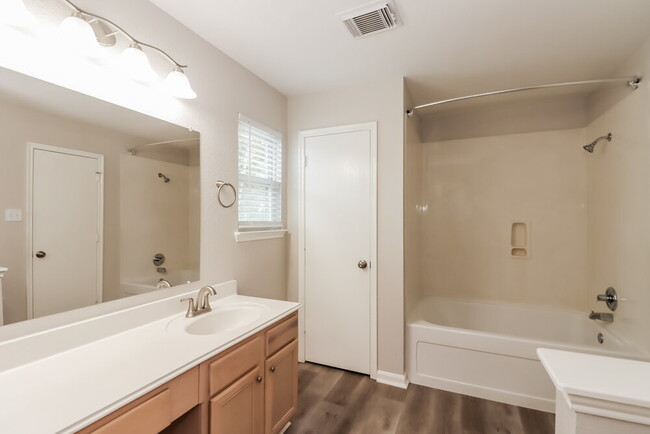 Building Photo - 6806 Oleander Grove Way