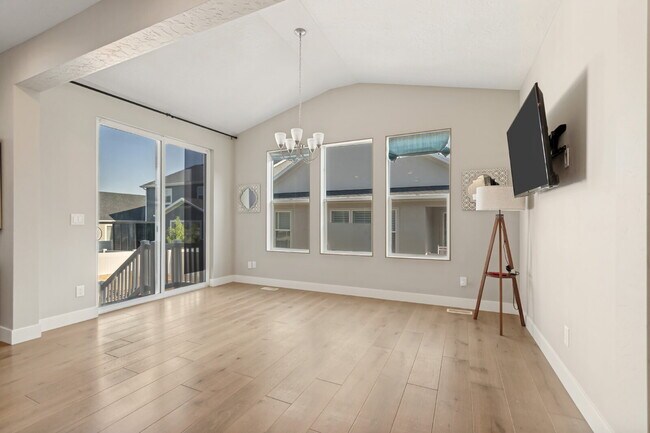 Building Photo - Upscale Home Available in Herriman