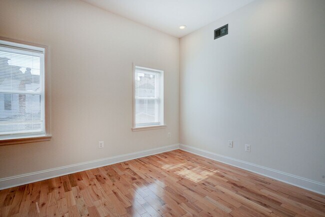 Building Photo - ? Spacious Living in the Heart of Philadelphia