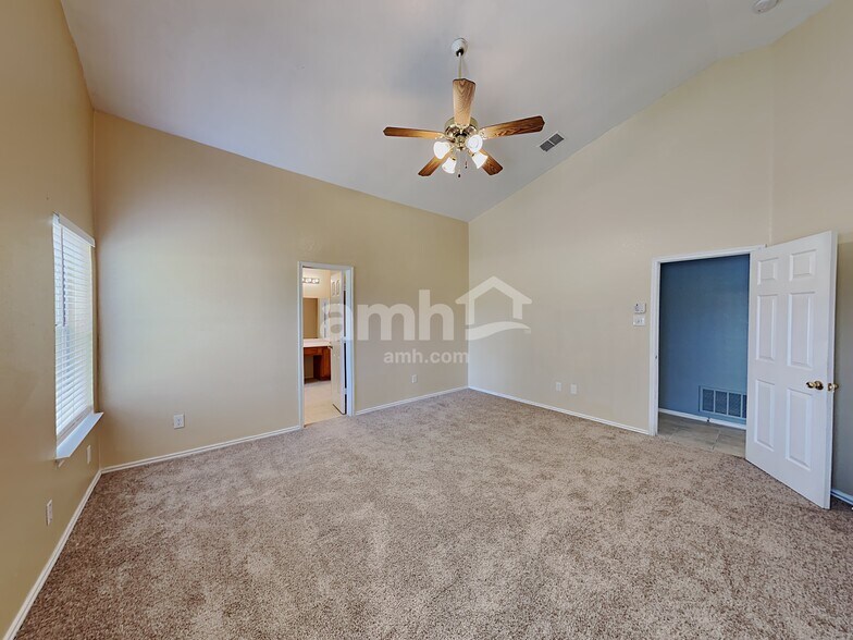 Building Photo - 8321 Brigalow St