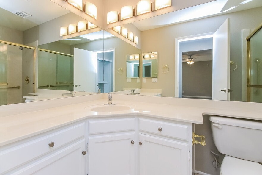 Building Photo - 3440 E Southern Ave