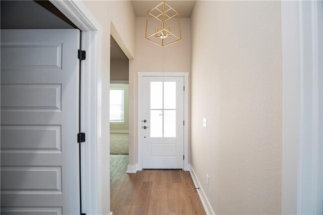 Building Photo - 6804 SW Basswood Ave