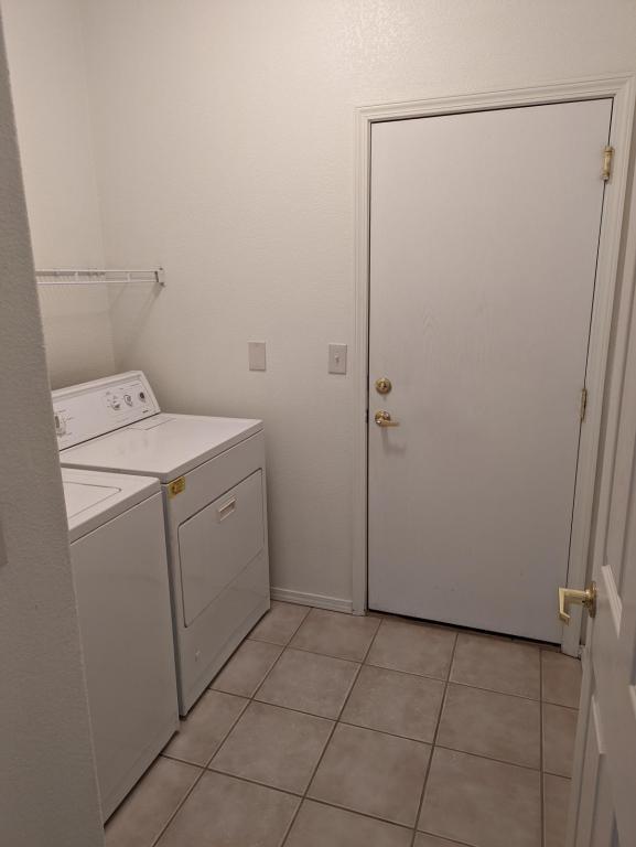 Building Photo - 1008 Kiska St NW