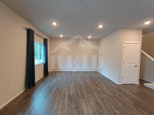 Building Photo - 6453 Hornet Cir NE