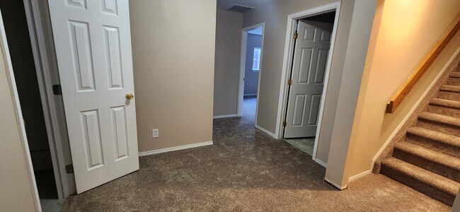 Building Photo - 4184 S Lewiston Cir
