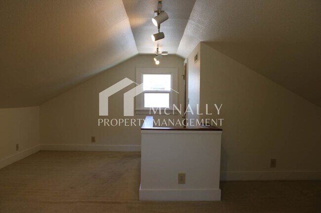 Building Photo - 508 N 11th St