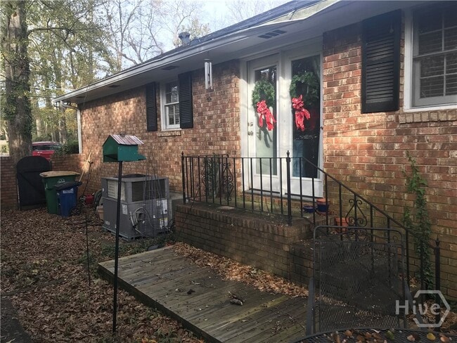 Building Photo - 245 Springdale St