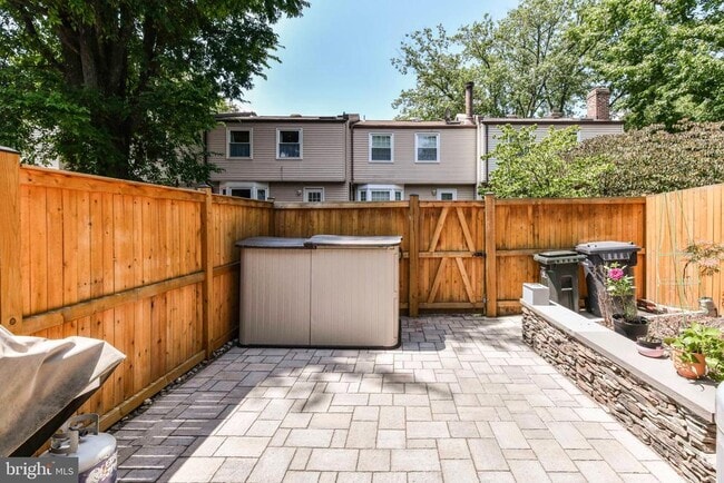Building Photo - 261 Gundry Dr