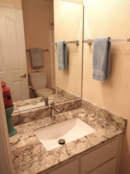 Building Photo - 81 Dow Jones St