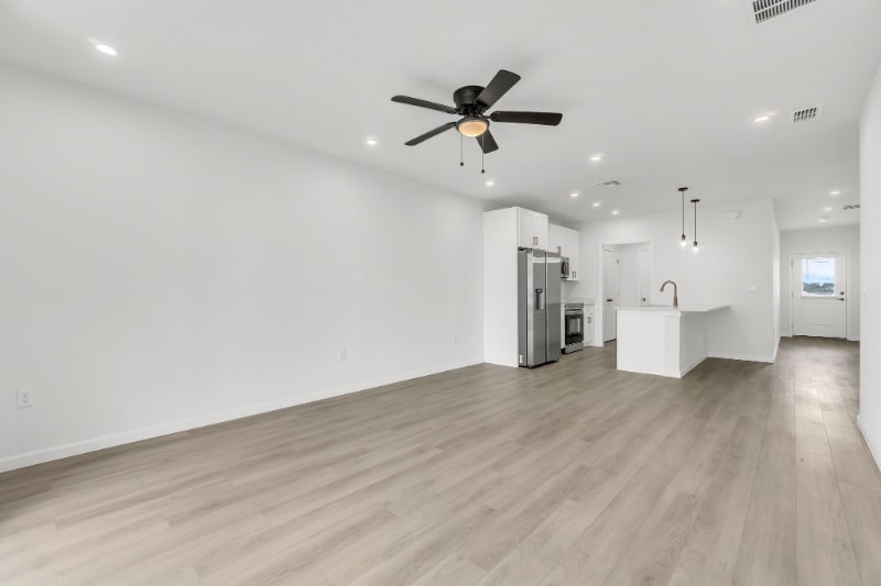 Building Photo - 1004 Stinson St