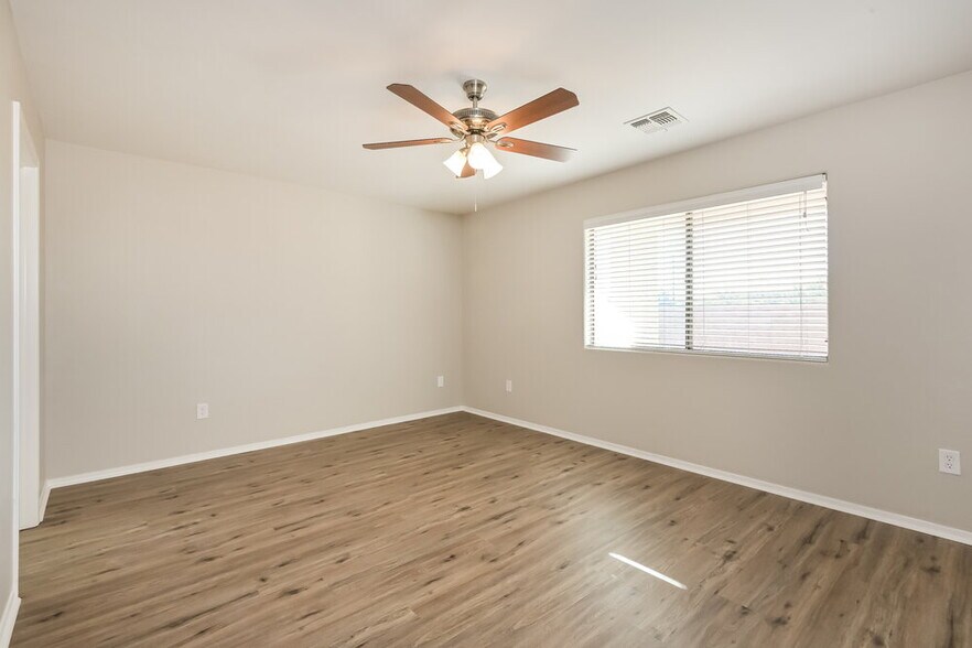 Building Photo - 8301 W Melanitta Dr