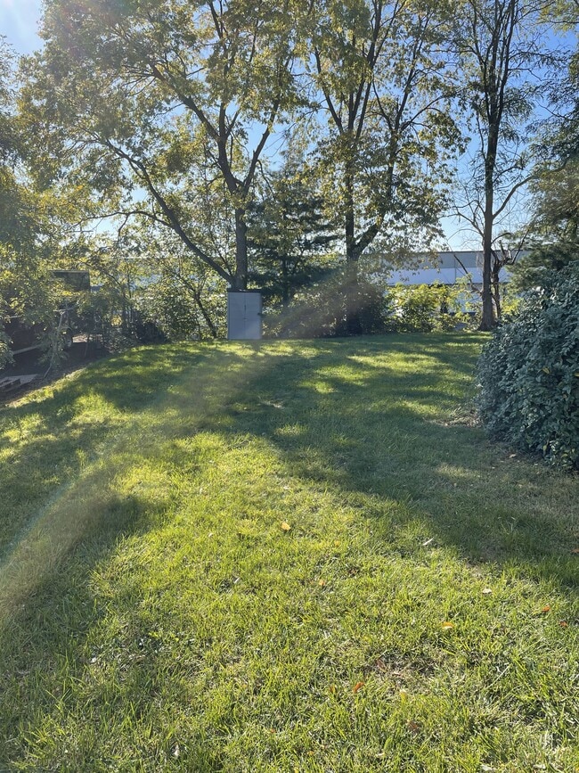 Building Photo - 4700 E Trindle Rd