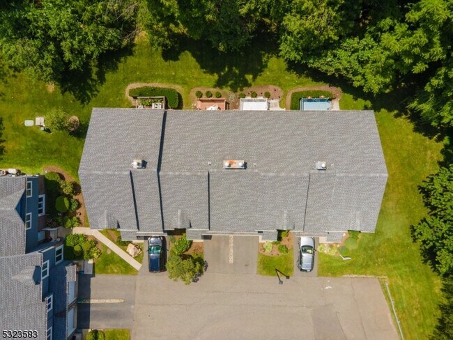 Building Photo - 6-06 Cross Meadows