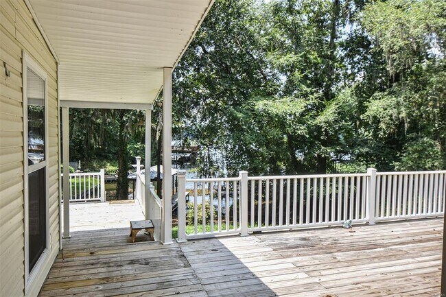 Building Photo - 555 Shady Acres Rd