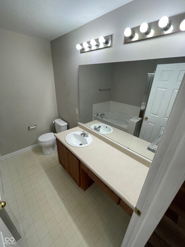 Building Photo - 3836 Hornickel Dr