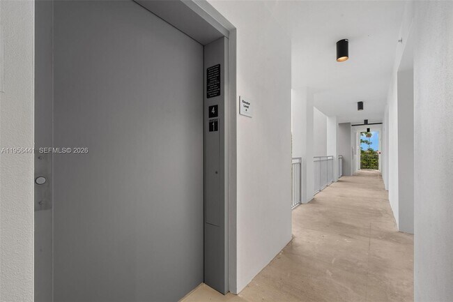 Building Photo - 650 SW 1st St