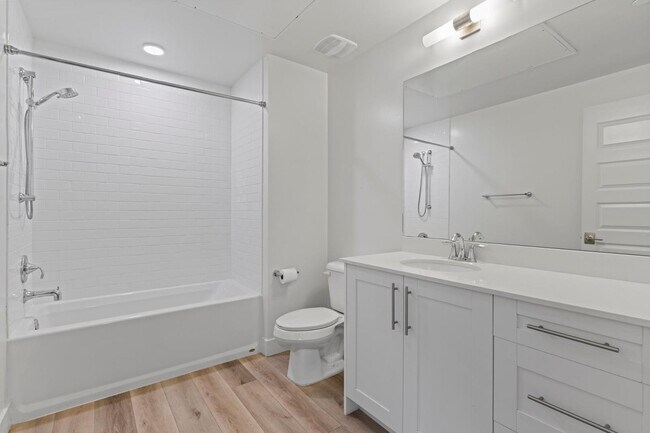 Building Photo - 7300 E Earll Dr