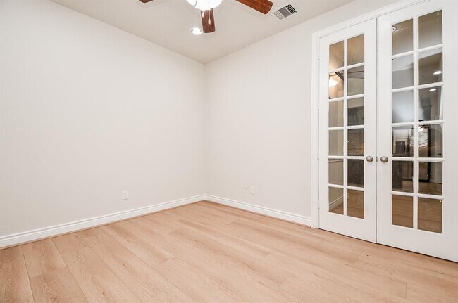 Building Photo - 24210 Madrid Hill Ln