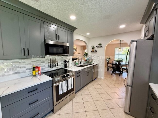 Building Photo - 5524 Hidden Ridge Dr