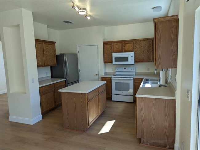 Building Photo - 4717 Lake Champlain Ln