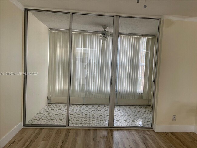 Building Photo - 9481 Evergreen Pl