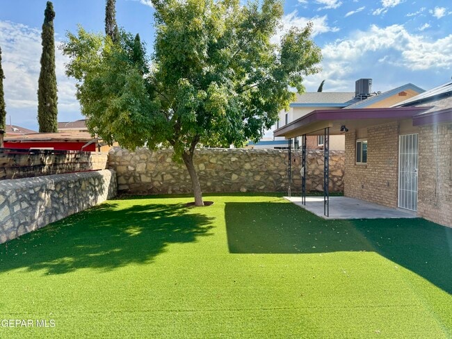 Building Photo - 1738 Onizuka Dr