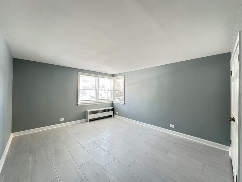 Building Photo - 6715 N California Ave