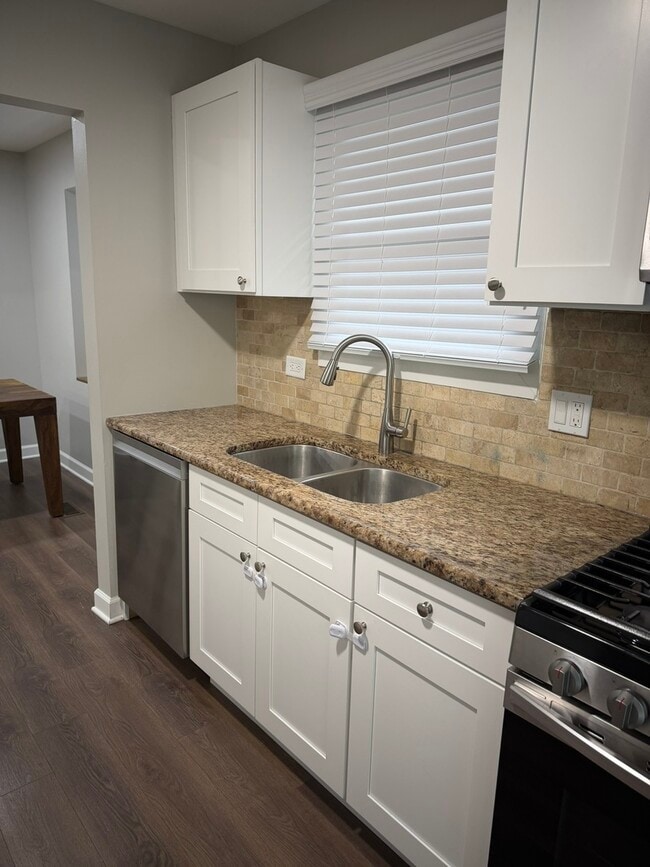 Building Photo - 1201 Haverhill Cir