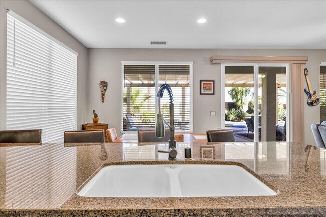 Building Photo - 60636 Desert Shadows Dr