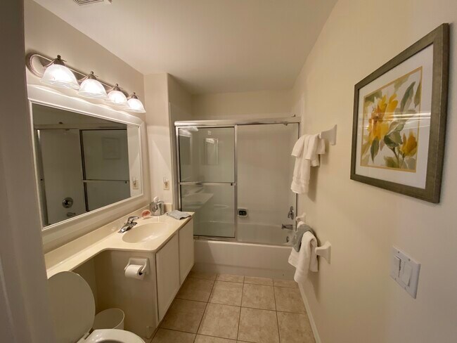 Building Photo - 2200 Arielle Dr